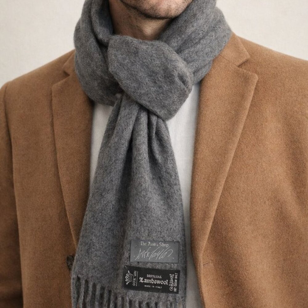 Lord & Taylor The Man’s Shop 100% Lambswool Scarf Gray Italy 70" Fringe